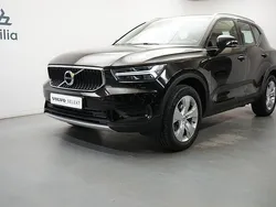 Svart Begagnad 2022 Volvo XC40 Momentum SUV | 249 900 kr (Bra pris)