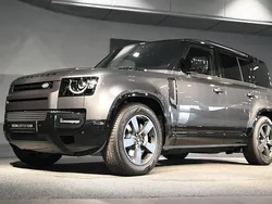 Grå (grey) Ny 2025 Land Rover Defender SE Dynamic SUV | 1 245 400 kr (Marknadspris)