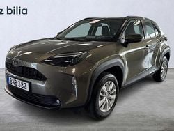 Grön Begagnad 2024 Toyota Yaris Cross Active SUV | 299 900 kr (Marknadspris)