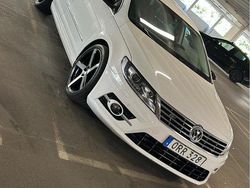 Vit Begagnad 2015 VW CC R-line Sedan | 115 900 kr (Marknadspris)