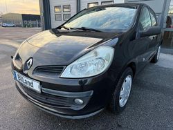 Svart Begagnad 2008 Renault Clio R.S. Halvkombi | 23 990 kr (Marknadspris)