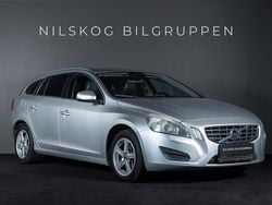 Ljusgrå Begagnad 2010 Volvo V60 Summum Kombi | 74 900 kr (Marknadspris)
