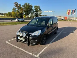 Svart Begagnad 2015 Peugeot Partner Minibuss | 84 500 kr (Dyr)