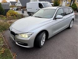 Silver Begagnad 2013 BMW 318 Sport Line Kombi | 69 500 kr (Bra pris)