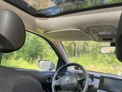 Svart Begagnad 2014 Citroën C4 Cactus PureTech Halvkombi | 70 000 kr (Marknadspris)