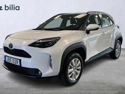 Vit Begagnad 2025 Toyota Yaris Cross Active SUV | 294 800 kr (Bra pris)