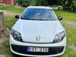 Vit Begagnad 2010 Renault Laguna GrandTour Kombi | 45 000 kr (Marknadspris)