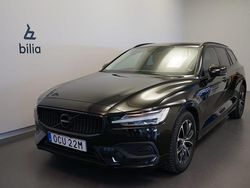 Svart Begagnad 2019 Volvo V60 Momentum Kombi | 239 500 kr (Marknadspris)