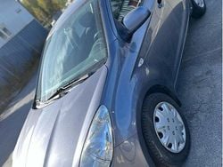 Grå Begagnad 2009 Hyundai i20 Premium Halvkombi | 26 500 kr (Marknadspris)