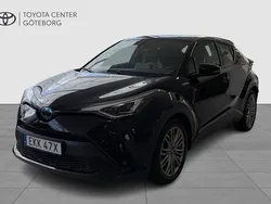Svart Begagnad 2021 Toyota C-HR Executive SUV | 259 900 kr (Marknadspris)