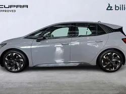 Ljusgrå (grå) Begagnad 2023 Cupra Born e-Boost Halvkombi | 259 900 kr (Marknadspris)