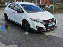 Begagnad 2015 Honda Civic Type R Halvkombi | 175 000 kr