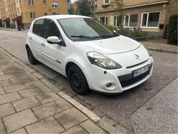 Vit Begagnad 2012 Renault Clio R.S. Halvkombi | 31 000 kr (Bra pris)