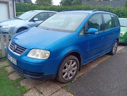 Blå Begagnad 2004 VW Touran Trendline Minibuss | 7 000 kr