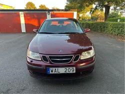 Röd Begagnad 2004 Saab 9-3 Linear Sedan | 26 000 kr (Marknadspris)