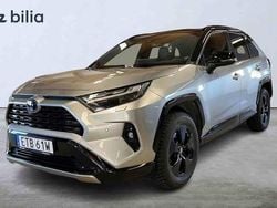 Grå Begagnad 2024 Toyota RAV4 Hybrid SUV | 439 900 kr (Bra pris)