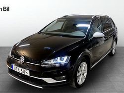 Svart (deep black pearl) Begagnad 2016 VW Golf Alltrack Kombi | 189 900 kr (Marknadspris)