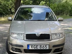 Brun Begagnad 2006 Skoda Fabia Kombi | 22 000 kr (Marknadspris)