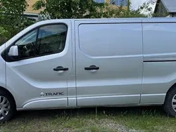 Silver Begagnad 2020 Renault Trafic Van | 165 000 kr