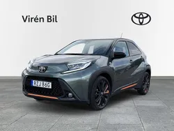 Grön Begagnad 2022 Toyota Aygo Limited Halvkombi | 199 000 kr (Marknadspris)
