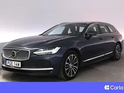 Mörkblå Begagnad 2023 Volvo V90 Core Kombi | 385 900 kr (Marknadspris)