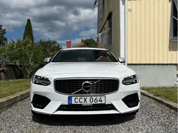 Vit Begagnad 2018 Volvo V90 R-Design Kombi | 295 000 kr (Bra pris)