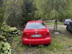 Röd Begagnad 2000 VW Bora Trendline Sedan | 5 000 kr