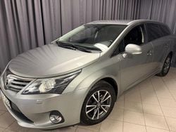 Ljusgrå (grå) Begagnad 2013 Toyota Avensis Business Edition Kombi | 99 900 kr (Lite dyr)