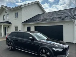 Svart Begagnad 2019 Volvo V90 CC Kombi | 259 900 kr (Lite dyr)