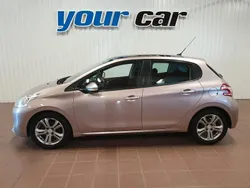 Ljusgrå (rose`metallic) Begagnad 2013 Peugeot 208 Halvkombi | 58 000 kr (Lite dyr)
