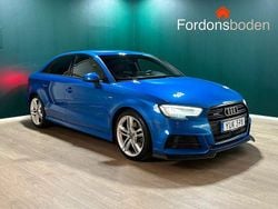 Blå Begagnad 2017 Audi A3 S-Line Sedan | 239 800 kr (Marknadspris)