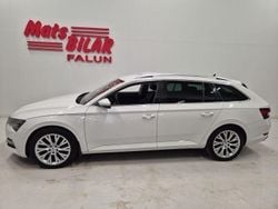 Vit Begagnad 2020 Skoda Superb Style Kombi | 259 900 kr (Dyr)