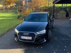 Svart Begagnad 2017 Audi A3 Sportback Comfort Halvkombi | 153 000 kr (Marknadspris)