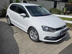 Vit Begagnad 2017 VW Polo Halvkombi | 75 000 kr (Marknadspris)