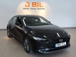 Svart Begagnad 2022 Mazda 3 Sky Halvkombi | 219 900 kr (Marknadspris)