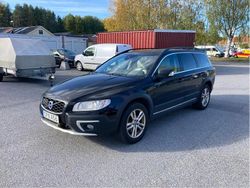 Svart Begagnad 2015 Volvo XC70 Momentum SUV | 170 000 kr (Bra pris)