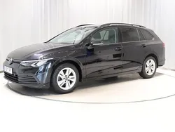 Svart Begagnad 2021 VW Golf VIII Life Kombi | 209 900 kr (Marknadspris)