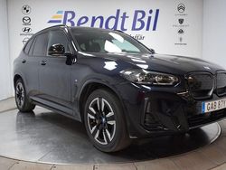 Svart Begagnad 2022 BMW iX3 Shadowline SUV | 414 500 kr (Marknadspris)