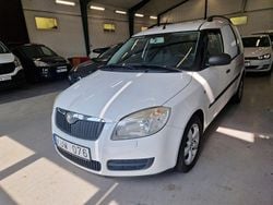 Vit Begagnad 2008 Skoda Roomster Minibuss | 34 900 kr (Marknadspris)