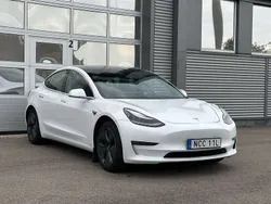 Vit Begagnad 2019 Tesla Model 3 Long Range Sedan | 229 900 kr (Marknadspris)