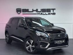 Svart Begagnad 2017 Peugeot 5008 SUV | 174 900 kr (Marknadspris)
