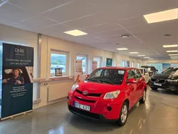 Röd Begagnad 2009 Toyota Urban Cruiser SUV | 39 900 kr (Marknadspris)
