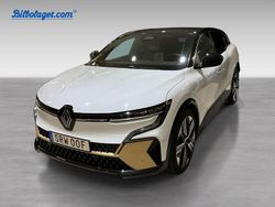 Vit Begagnad 2023 Renault Mégane IV Iconic Halvkombi | 299 000 kr (Marknadspris)