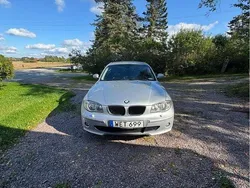 Grå Begagnad 2005 BMW 116 Advantage Halvkombi | 50 000 kr (Marknadspris)