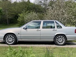 Grå Begagnad 2000 Volvo S70 Sedan | 12 000 kr (Superpris)