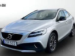 Silver Begagnad 2017 Volvo V40 CC Momentum Kombi | 159 900 kr (Marknadspris)