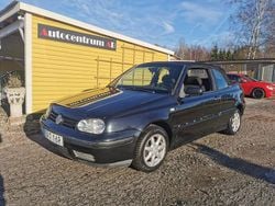 Svart Begagnad 2000 VW Golf Cabriolet Trendline Cab | 29 900 kr