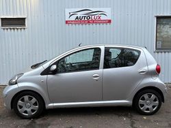 Silver Begagnad 2007 Toyota Aygo Halvkombi | 24 900 kr (Marknadspris)