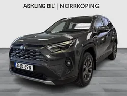 Mörkgrå (grå) Begagnad 2023 Toyota RAV4 Hybrid Executive SUV | 435 000 kr (Bra pris)