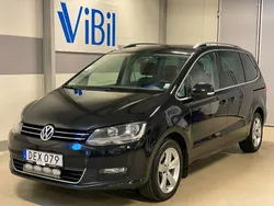 Svart Begagnad 2014 VW Sharan Minibuss | 124 900 kr